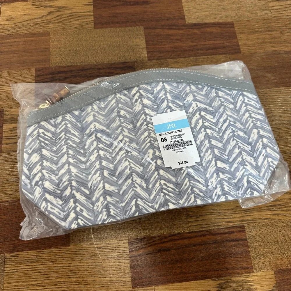 J Mclaughlin Travel Pouch NWT $38 Cosmetic Bag Gray White Chevron Medium